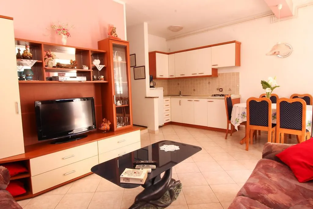 רוביני Apartments Sonja